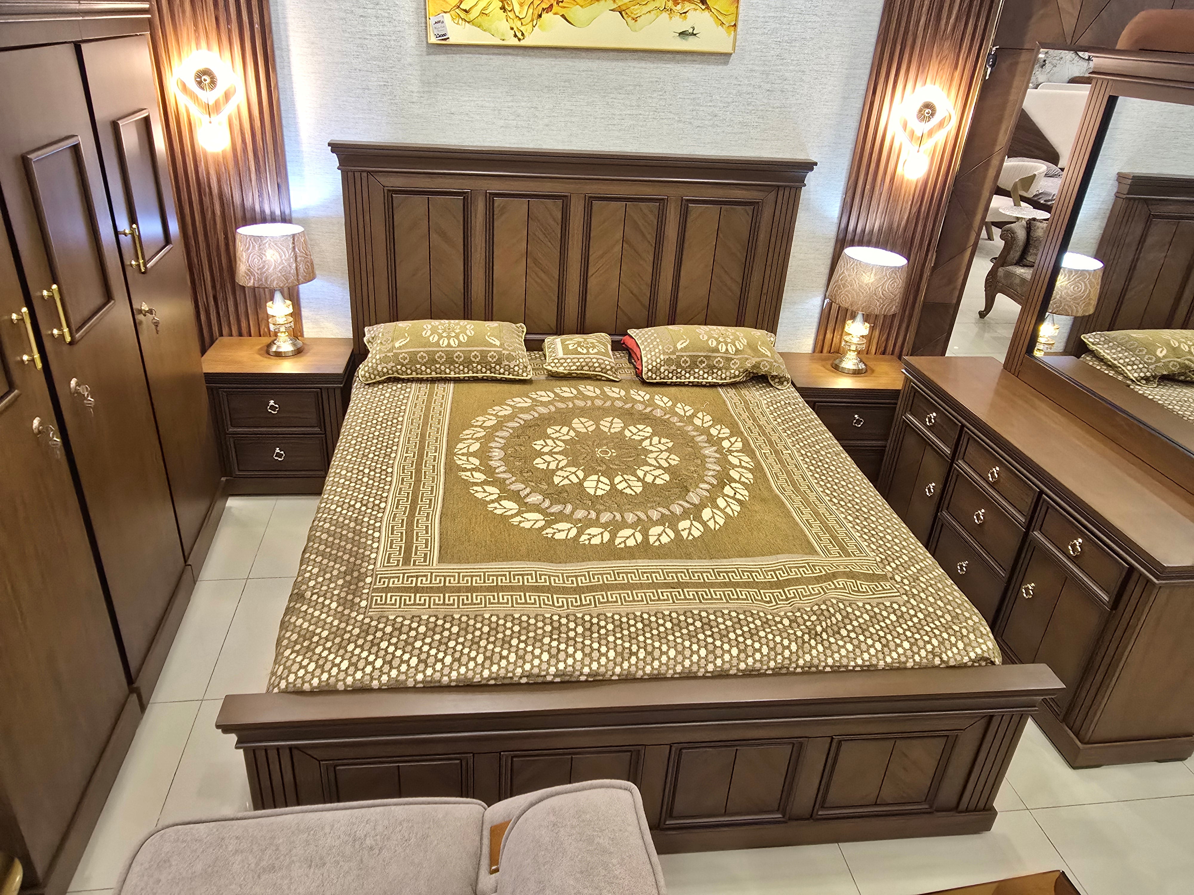 Classic & Tranditional Simple Bed
