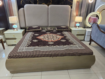 Luxury LED Capsule Mirror Dressing Table