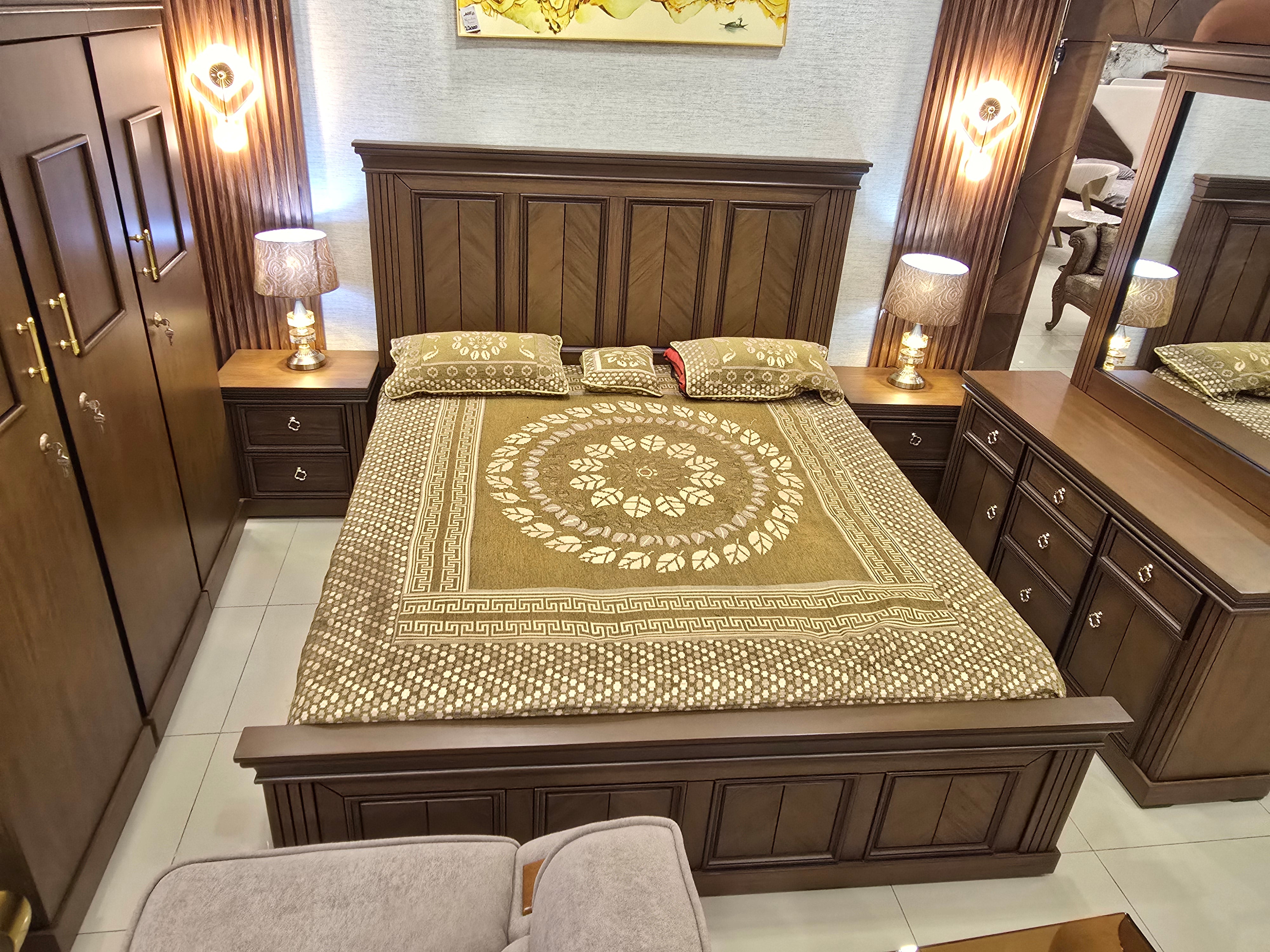Classic & Tranditional Simple Bed