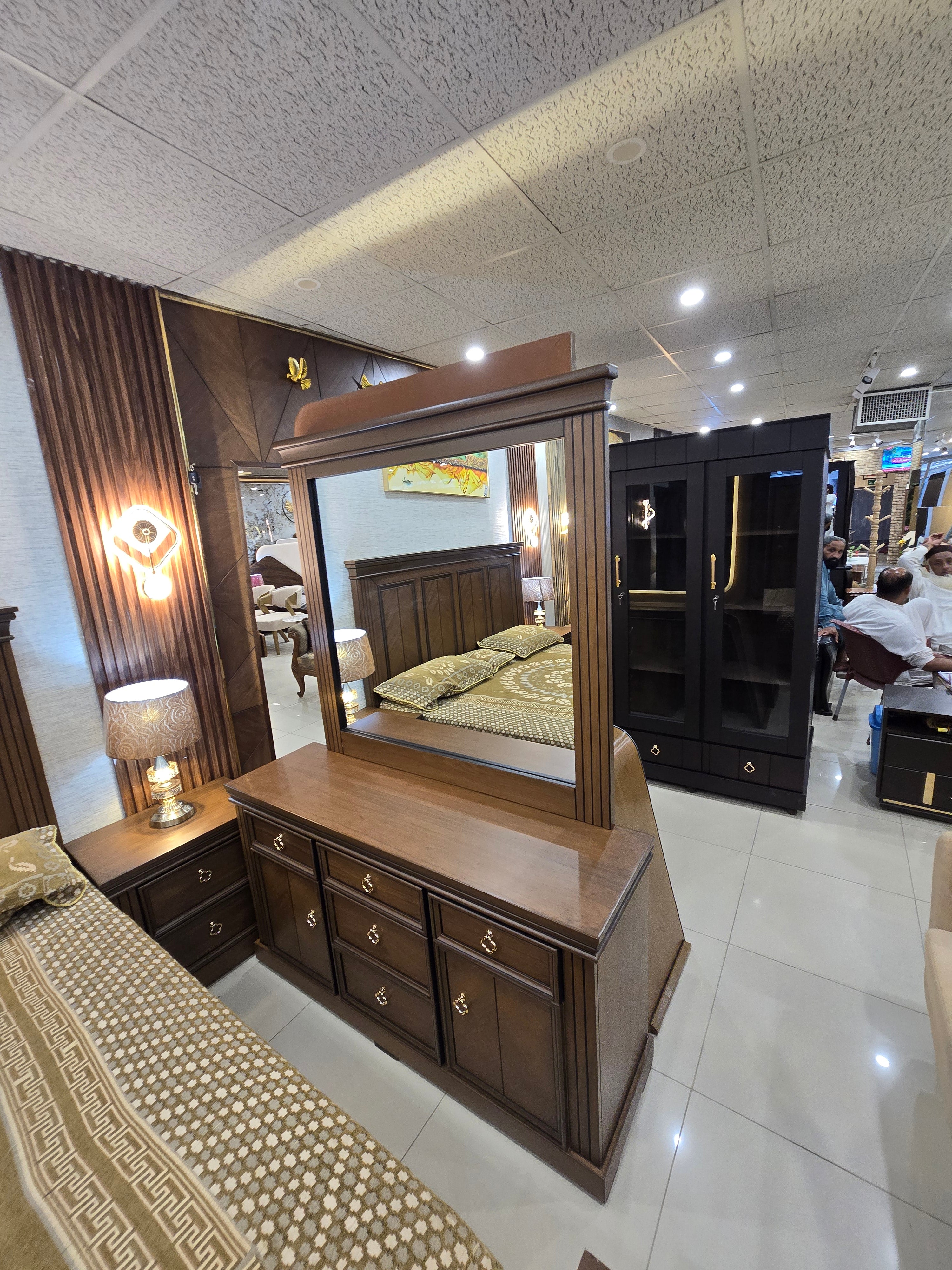 Classic & Tranditional Simple Bed