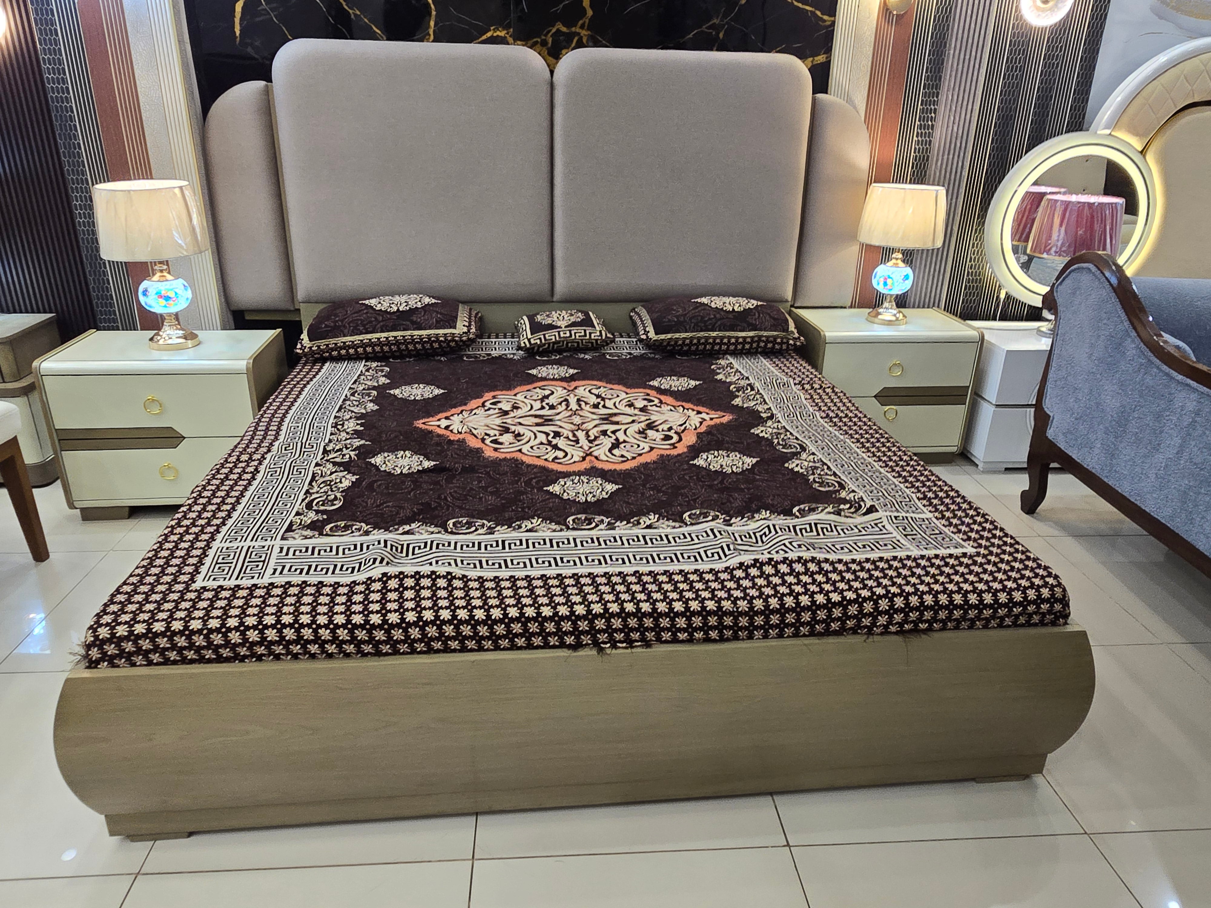 Luxury LED Capsule Mirror Dressing Table